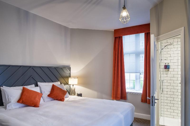 Three Falcons Hotel - Oda