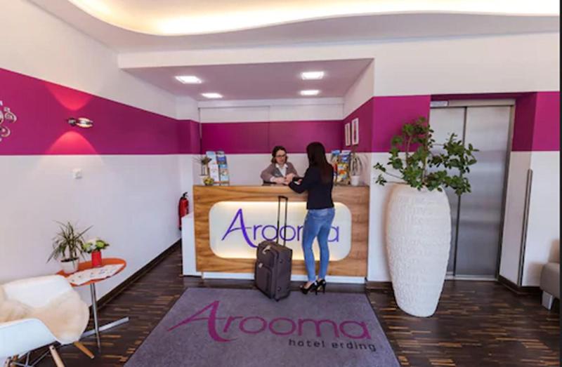 Hotel Arooma - Lobi