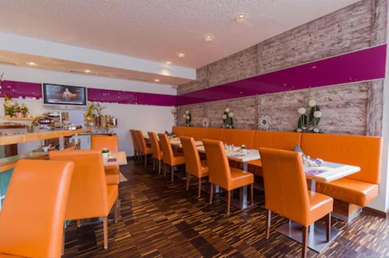 Hotel Arooma - Restoran