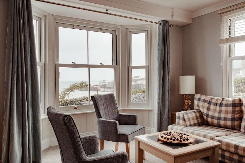 The Bay Hotel - Lobi