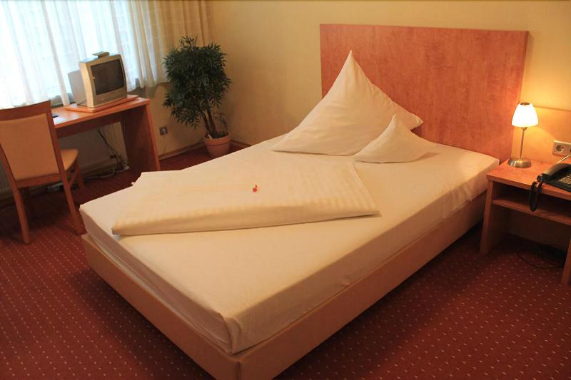 AR Boutique Hotel Heusenstamm - Oda