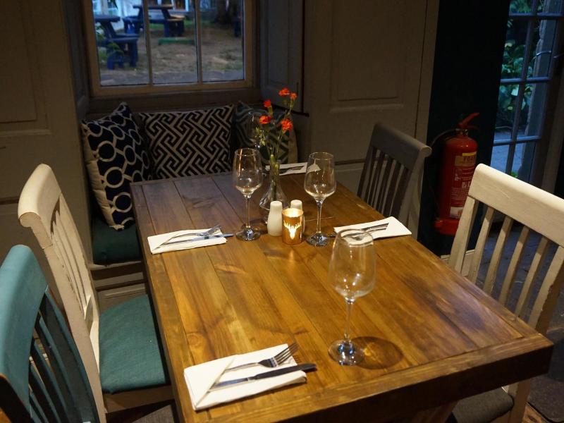 The Barge Inn - Genel