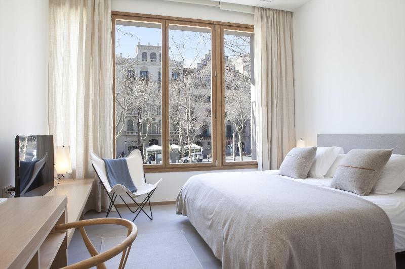 Margot House - Genel