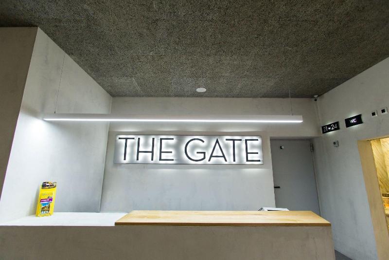 The Gate - Lobi