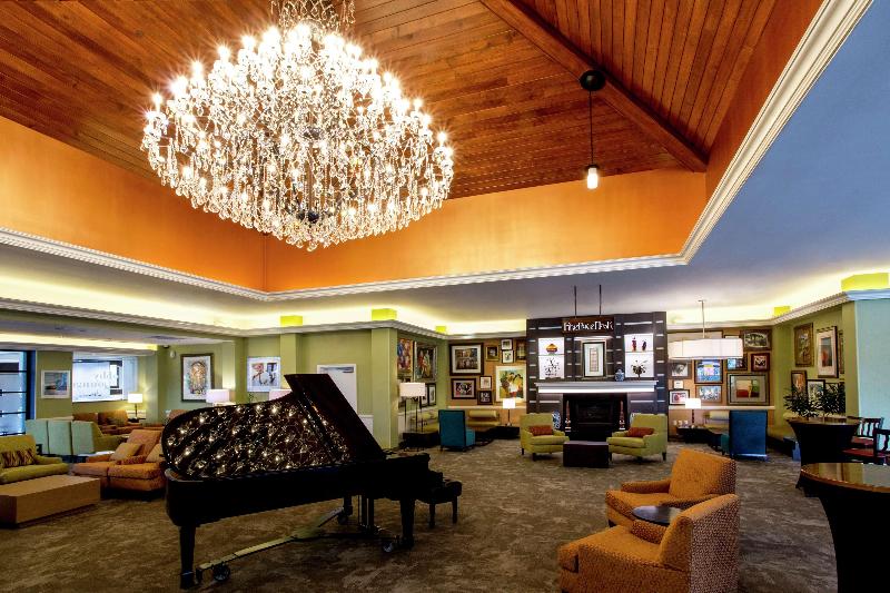 Hilton Garden Inn Staten Island - Lobi
