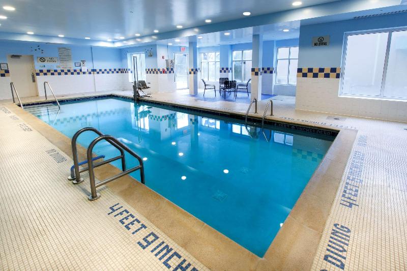 Hilton Garden Inn Staten Island - Havuz