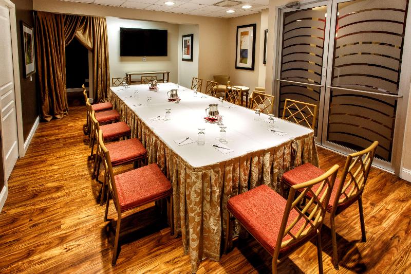 Hilton Garden Inn Staten Island - Restoran