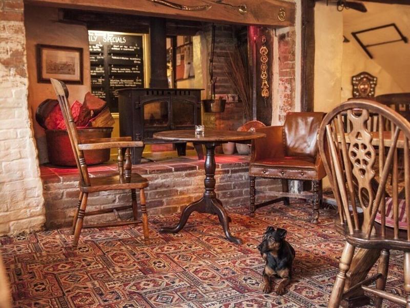 The Hatchet Inn - Bar