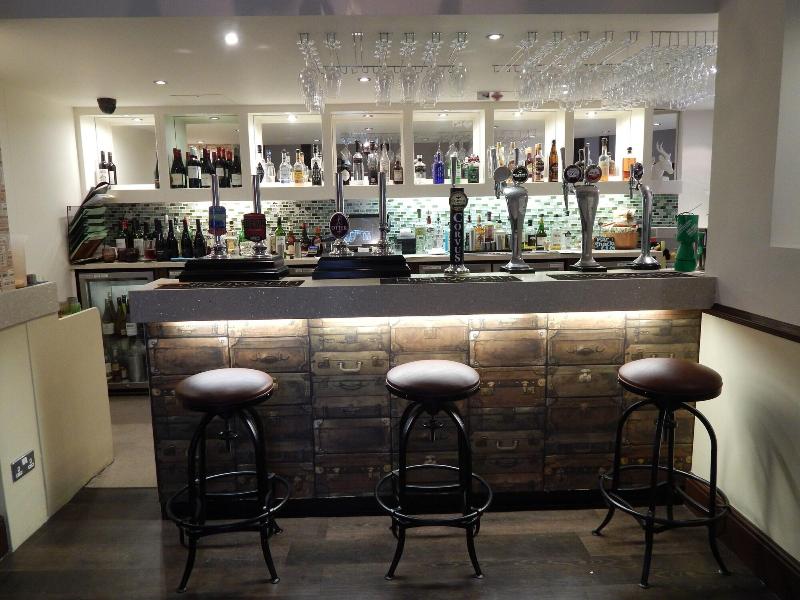 The Highworth Hotel - Bar