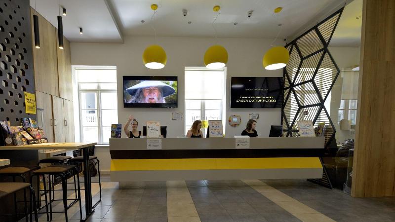The Hive Party Hostel - Lobi