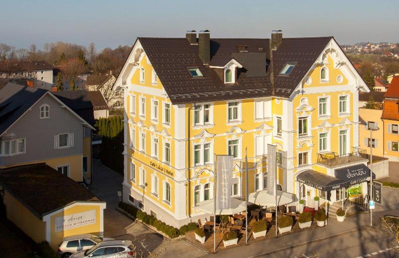 Ebner - Boutique-Hotel und Konditorei - Genel