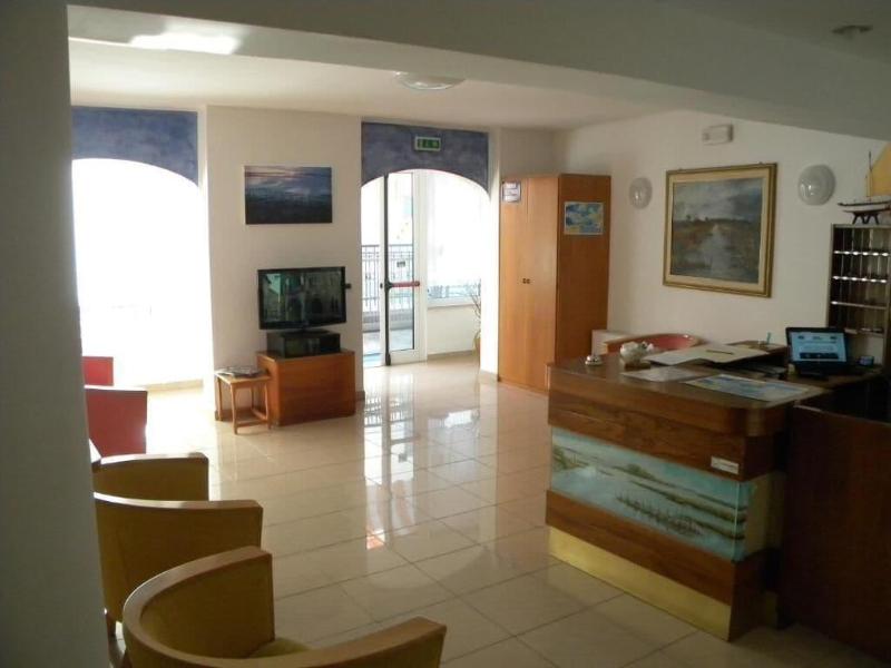 Hotel Eliani - Lobi