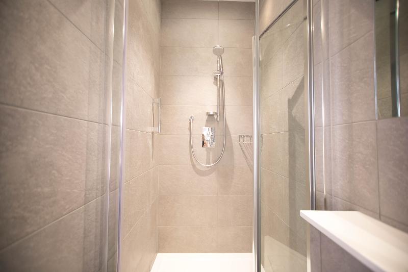 The Pillar Hotel London - Oda