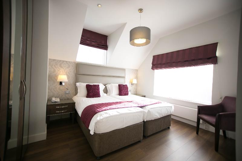 The Pillar Hotel London - Oda