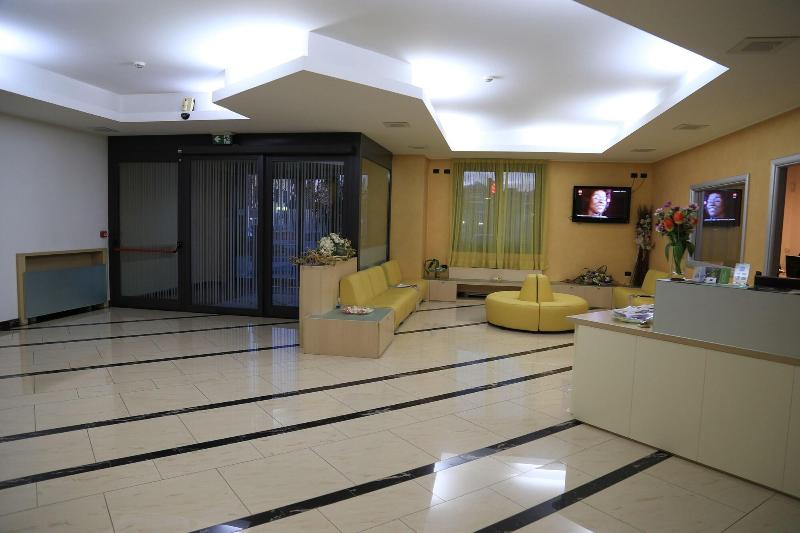 Groane Hotel Residence - Lobi