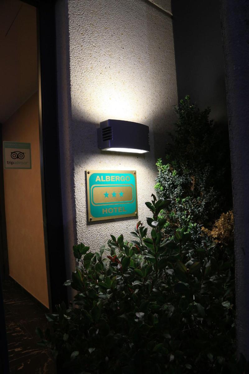 Groane Hotel Residence - Lobi