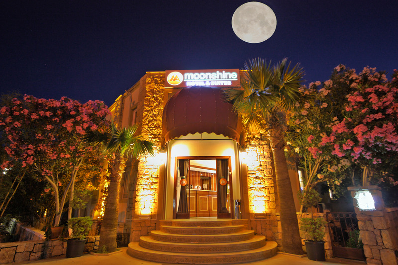Moonshine Hotel and Suites - Genel