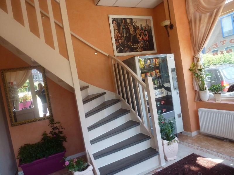 Hotel Isis - Lobi