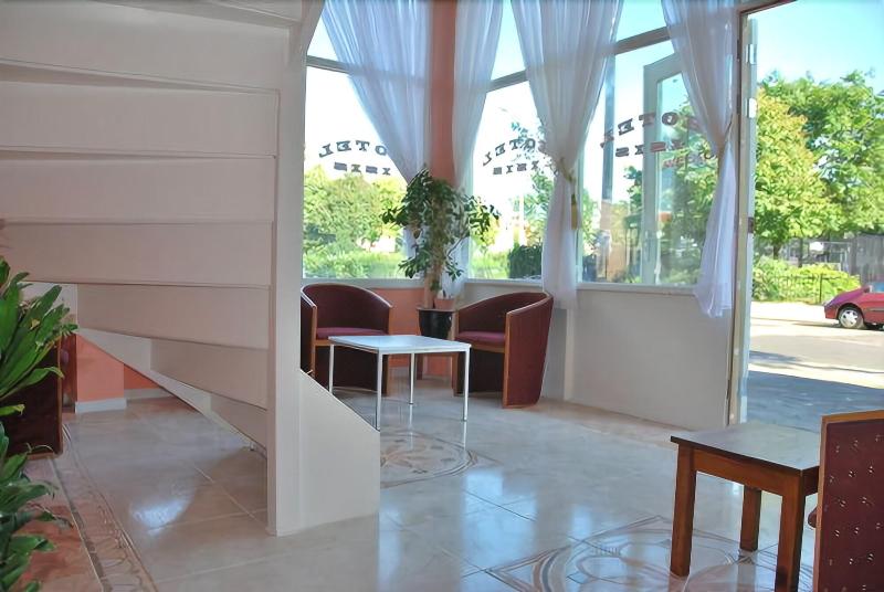 Hotel Isis - Lobi