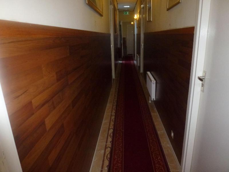Hotel Isis - Lobi