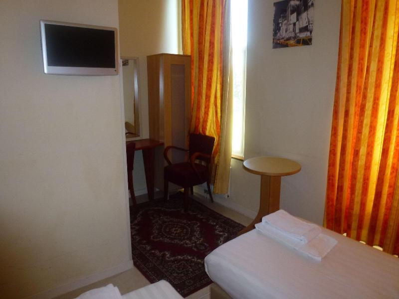 Hotel Isis - Oda