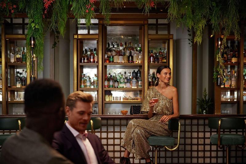 The Trafalgar St. James London, Curio Collection - Bar
