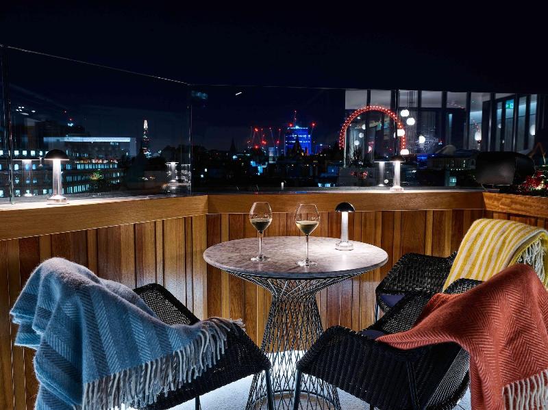 The Trafalgar St. James London, Curio Collection - Bar