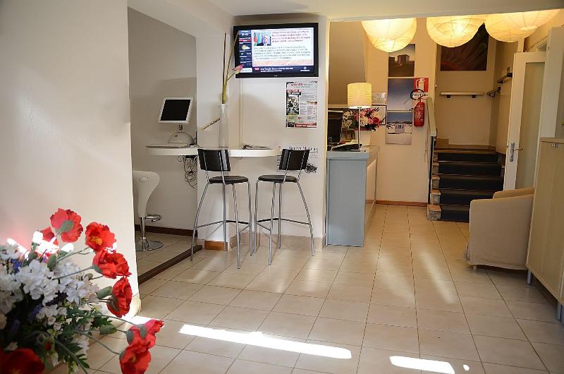 Hotel Kinda - Lobi