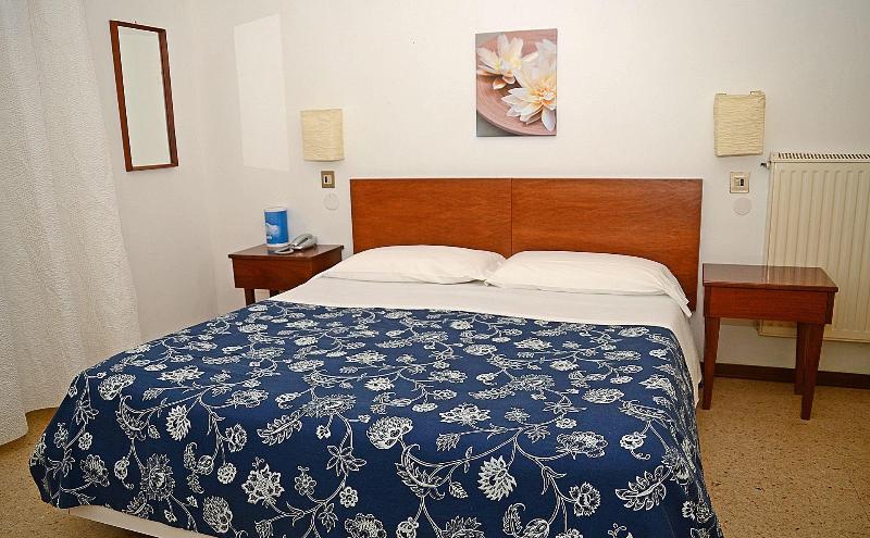 Hotel Kinda - Oda