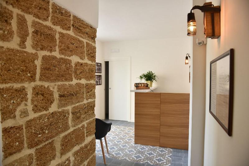 Tobacco Suite - Lobi