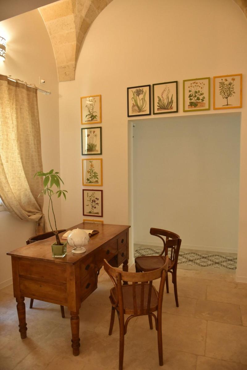 Tobacco Suite - Lobi