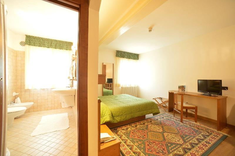 Hotel Compet - Oda