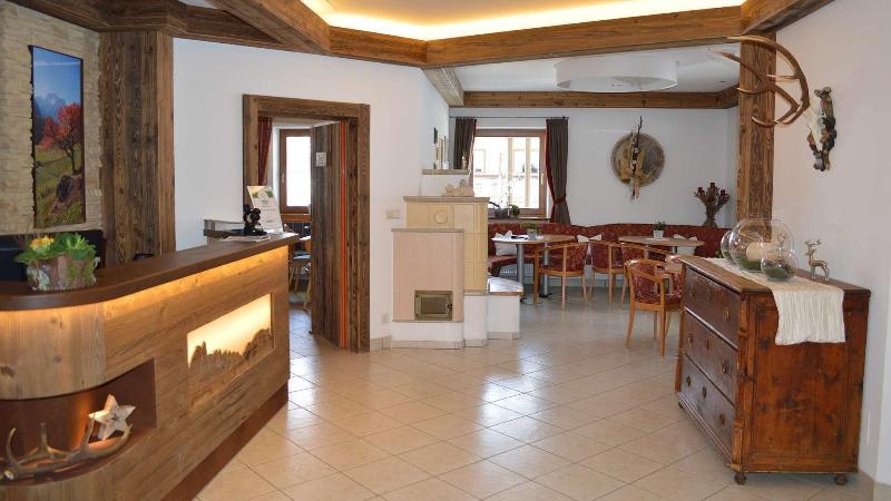 Hotel Trenker - Lobi