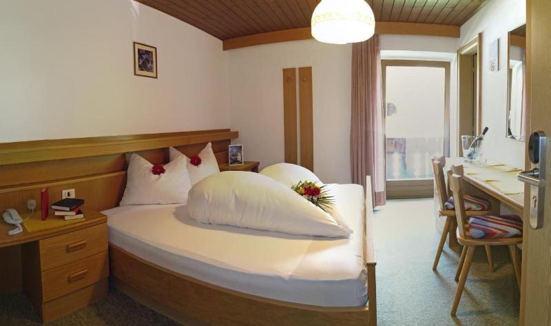 Hotel Trenker - Oda