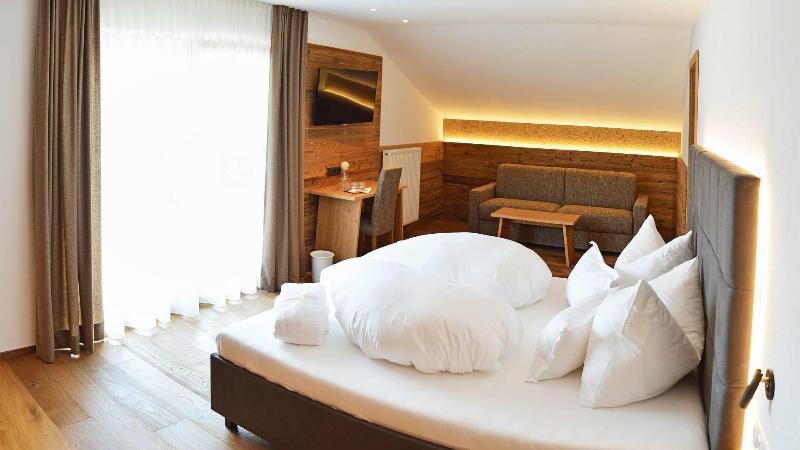 Hotel Trenker - Oda