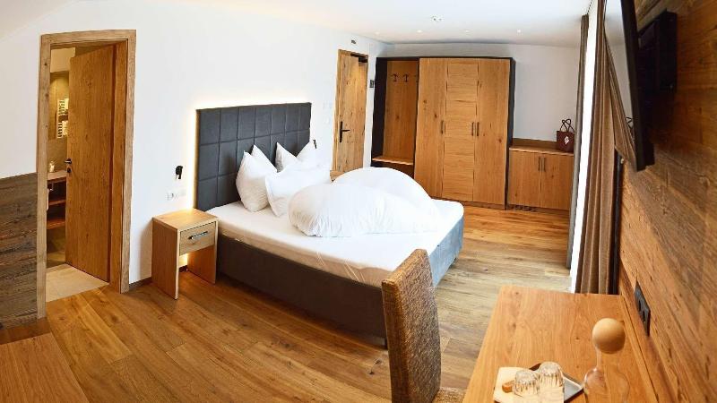 Hotel Trenker - Oda