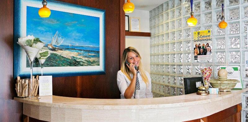 Hotel Lo Squalo - Lobi