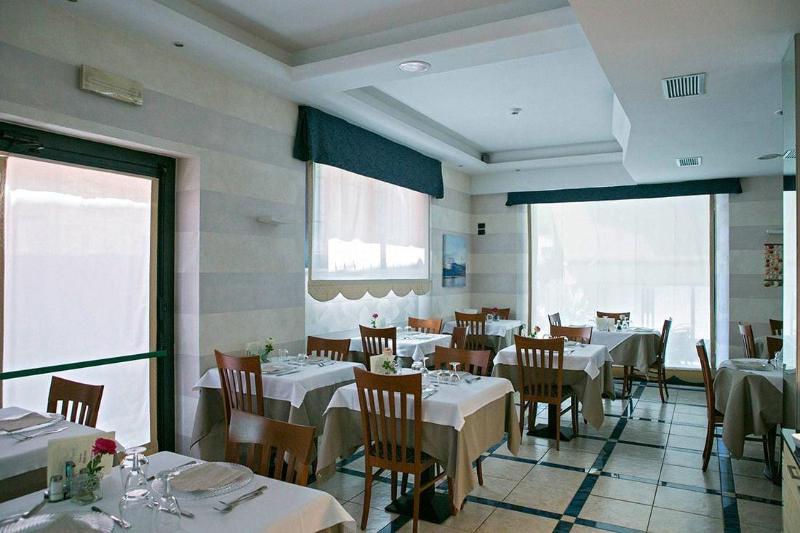 Hotel Lo Squalo - Restoran