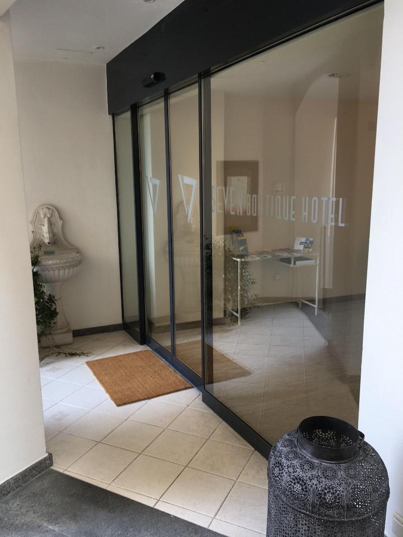 Seven Boutique Hotel - Lobi
