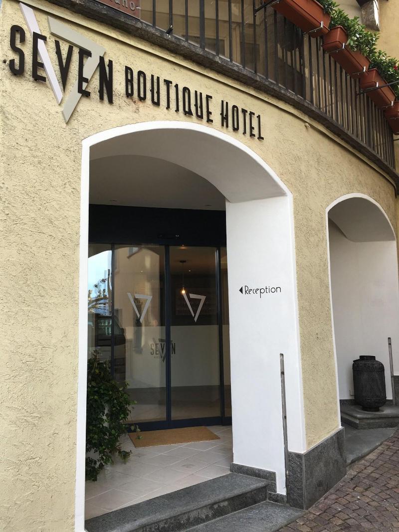 Seven Boutique Hotel - Lobi