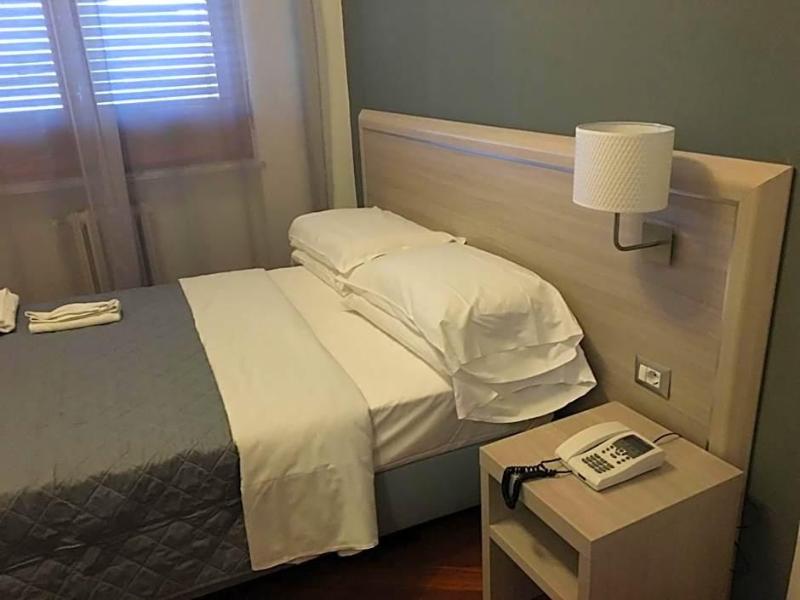 Twelve Hotel - Genel