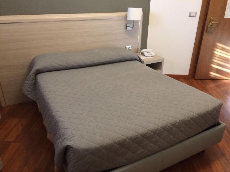 Twelve Hotel - Oda