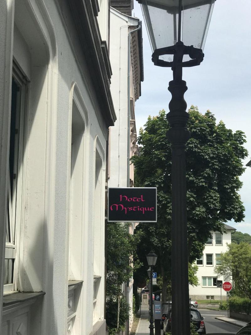 Hotel Mystique - Genel