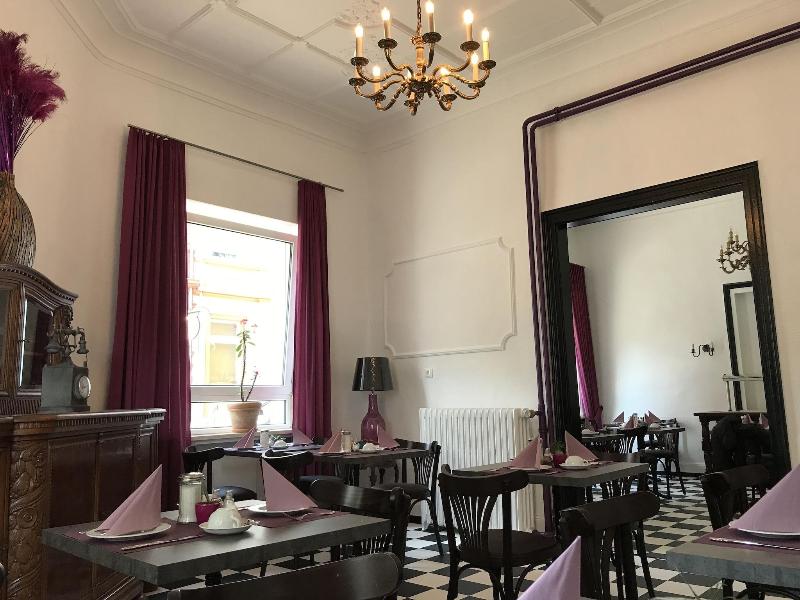 Hotel Mystique - Genel