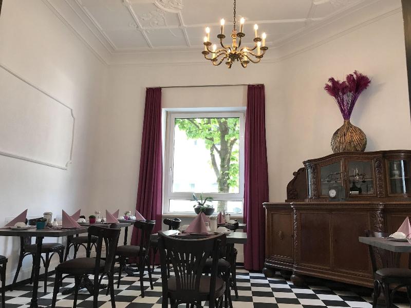 Hotel Mystique - Genel
