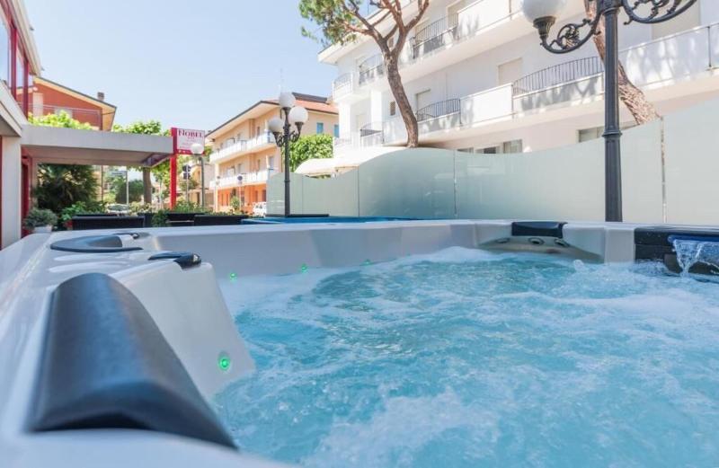 Hotel Nobel - Havuz