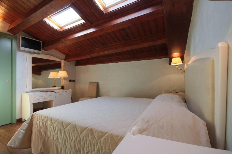 Hotel Rojan - Oda