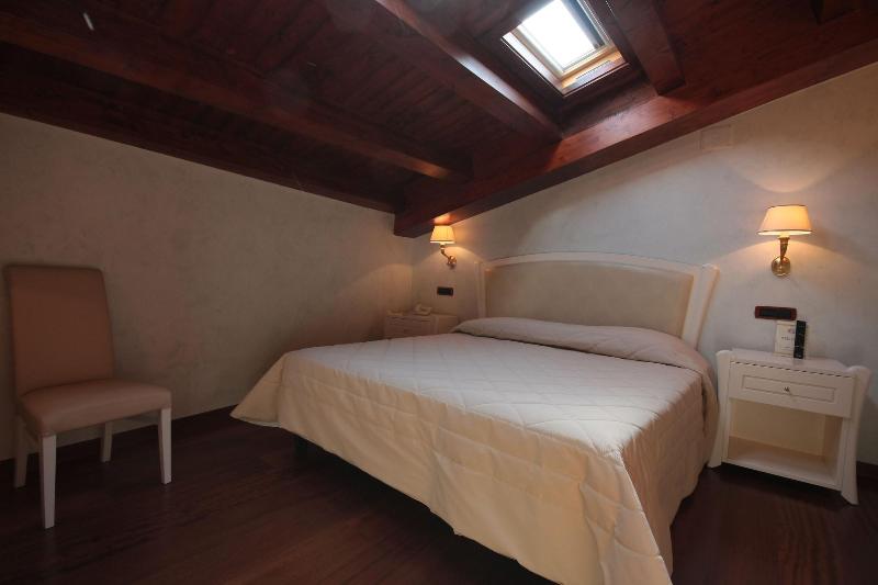 Hotel Rojan - Oda