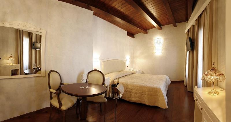 Hotel Rojan - Oda