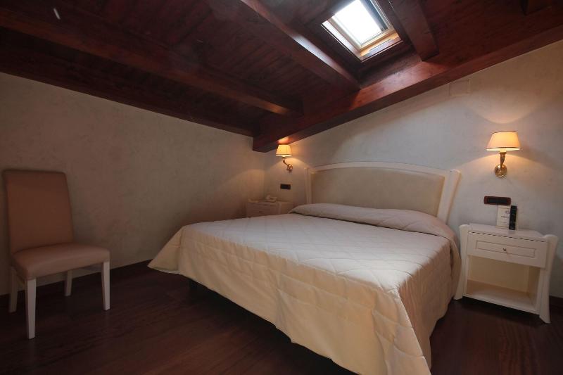 Hotel Rojan - Oda